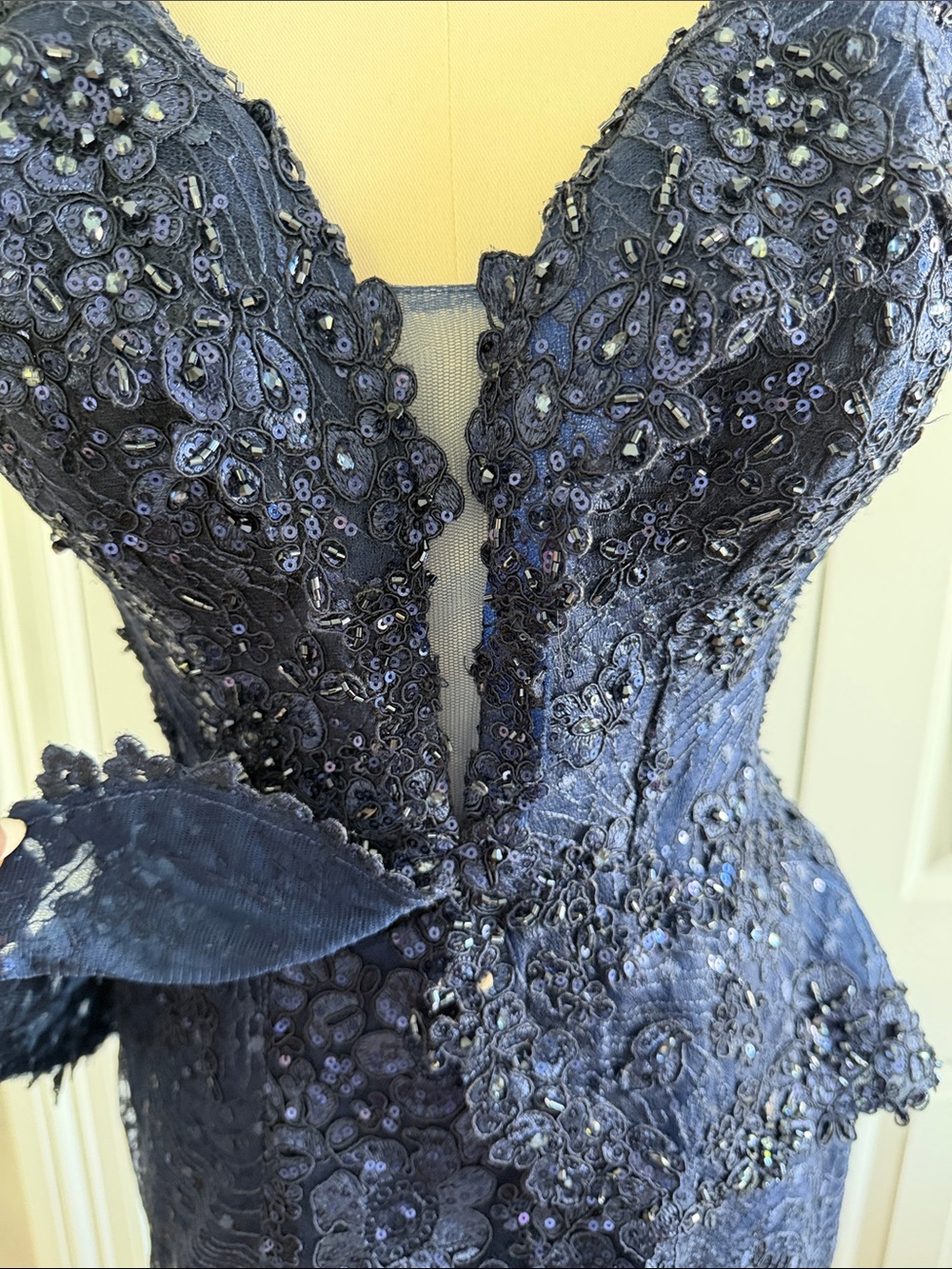 Ivonne D for Mon Cheri Off-Shoulder Sequins Embroidered Wedding MOB Gown Size6-8 - Picture 5 of 17